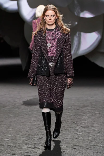 Look 46